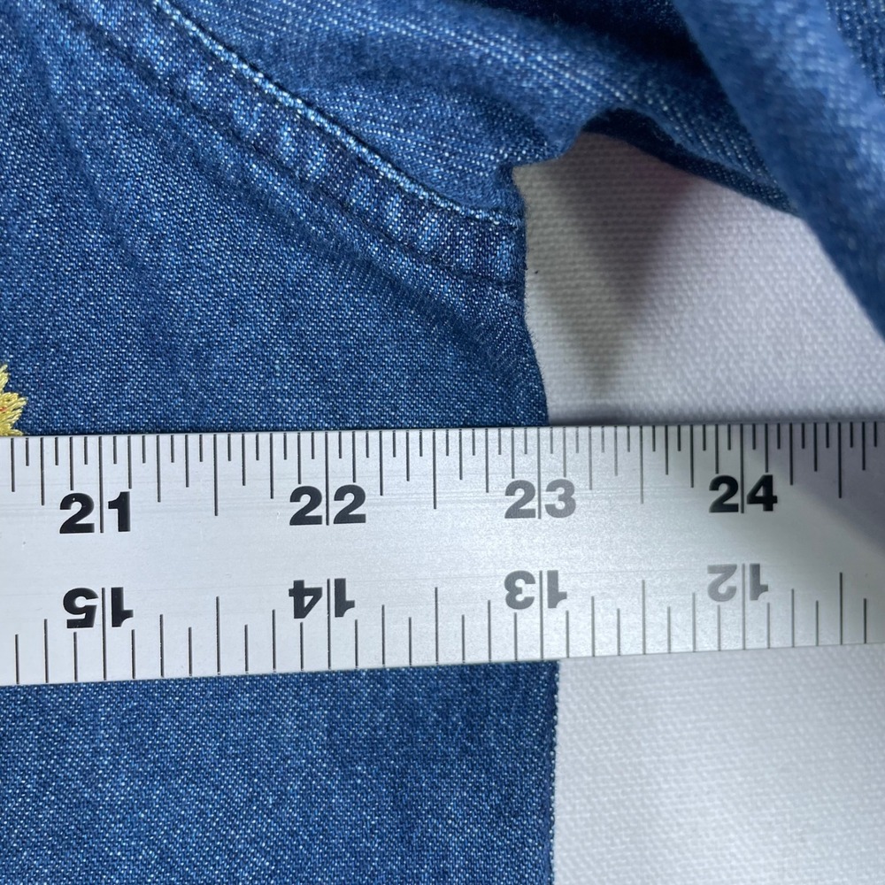 Cabin Creek Denim Shirt‎ L Embroidered Cottagecore Farmcore Button Down Top - Picture 3 of 8